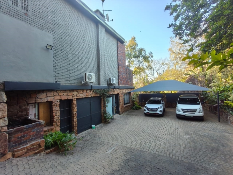 5 Bedroom Property for Sale in Protea Park North West